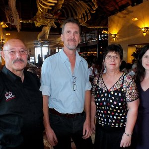  Vlnr is Gabriel Athiros, John Gribble, Glenda Kitley en Brenda du Toit